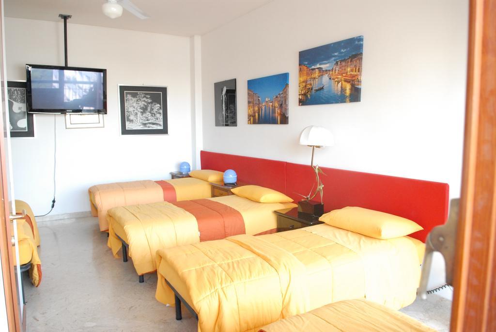 Bed & Breakfast Maricentro Taranto Bagian luar foto